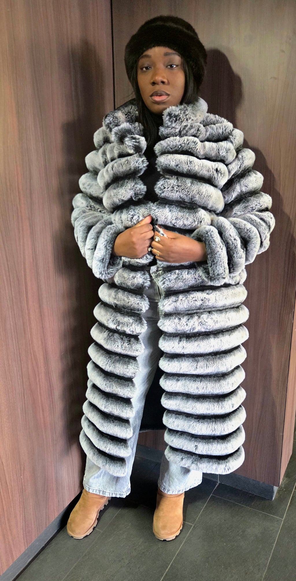 Manteau long en fausse fourrure gris - Elégance & chaleur hivernale